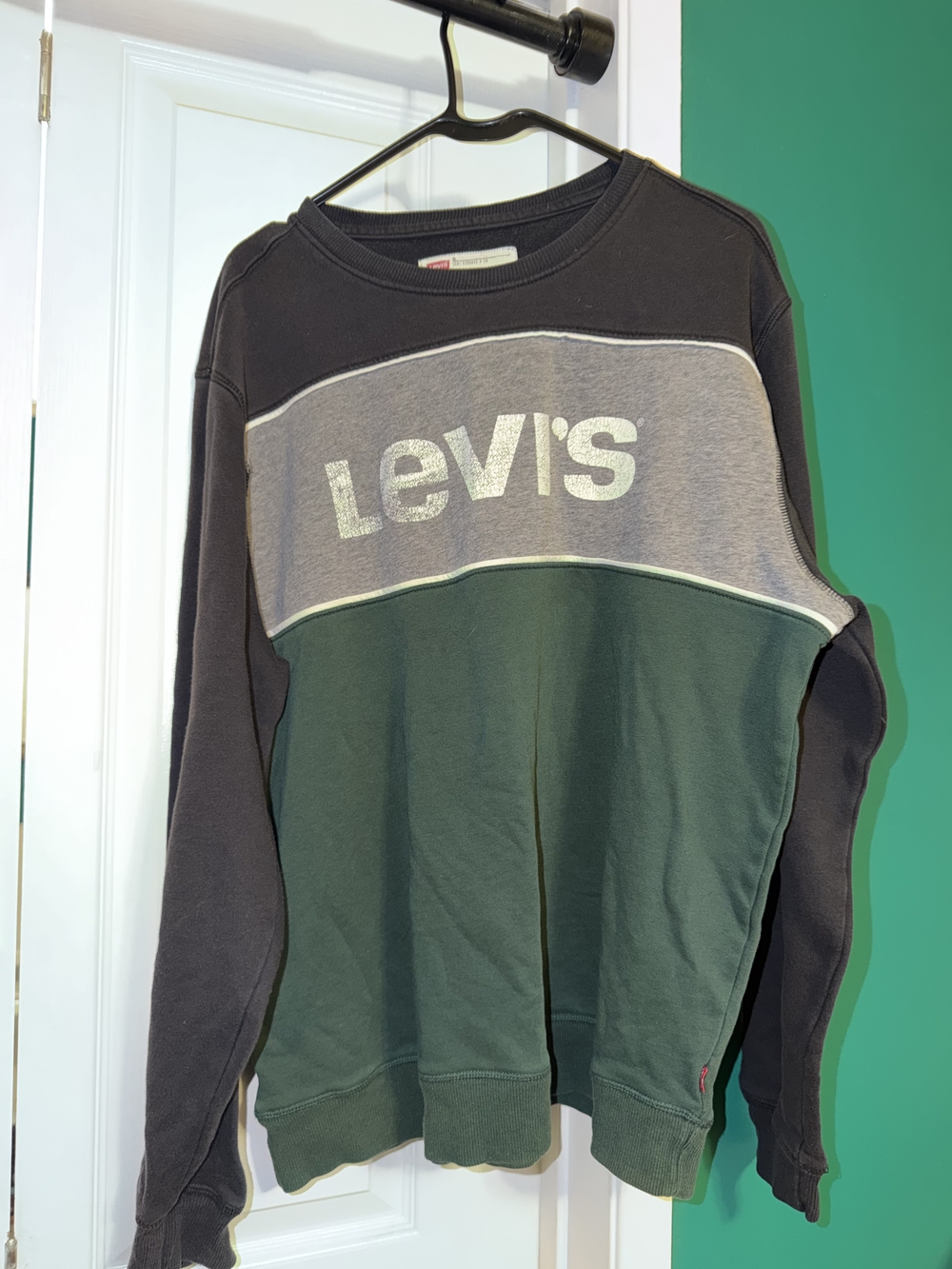 Levi's Men's Green, Gray & Black Colorblock Crewneck Sweater